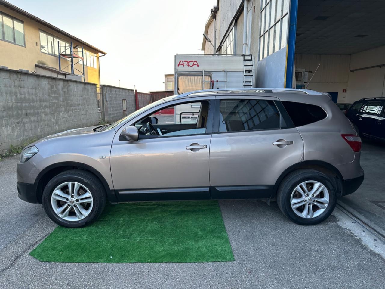 NISSAN QASHQAI 7 POSTI 1,6 BENZINA