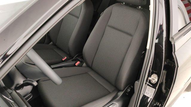 VOLKSWAGEN Polo 1.0 Young