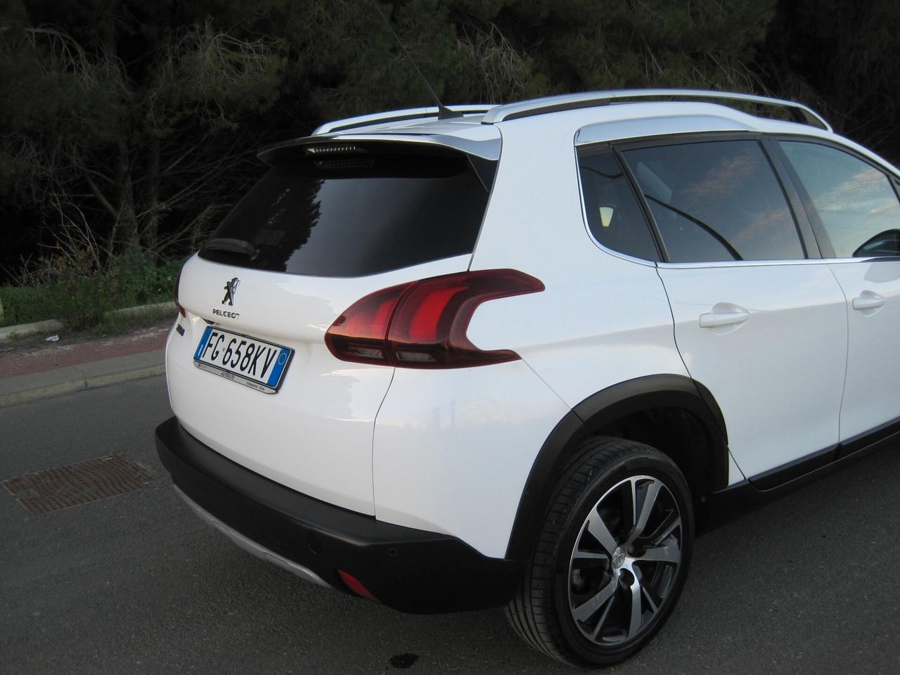 Peugeot 2008 BlueHDi 100 Allure