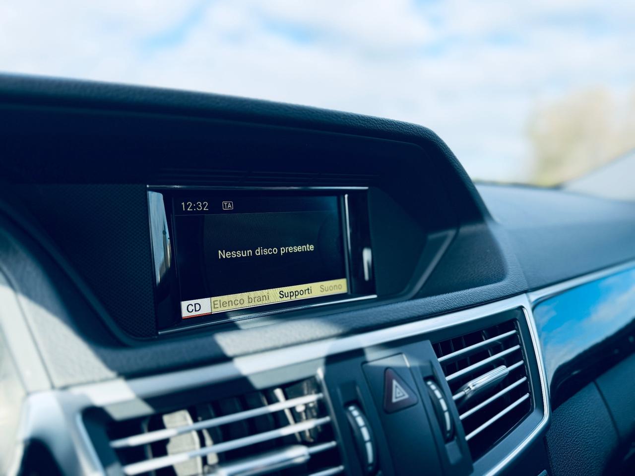 Mercedes-benz E 220 CDI BlueEFFICIENCY Avantgarde AMG