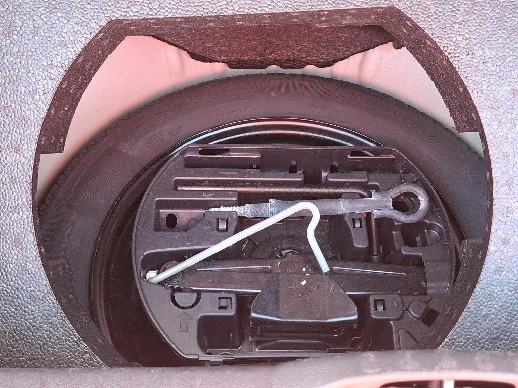 CITROEN C3 1.2 PURETECH 83CV SeS SHINE ( FARI LED - CRUISE - NAVI - MIRROR - SENSORI POST. - TELECAMERA POST. )
