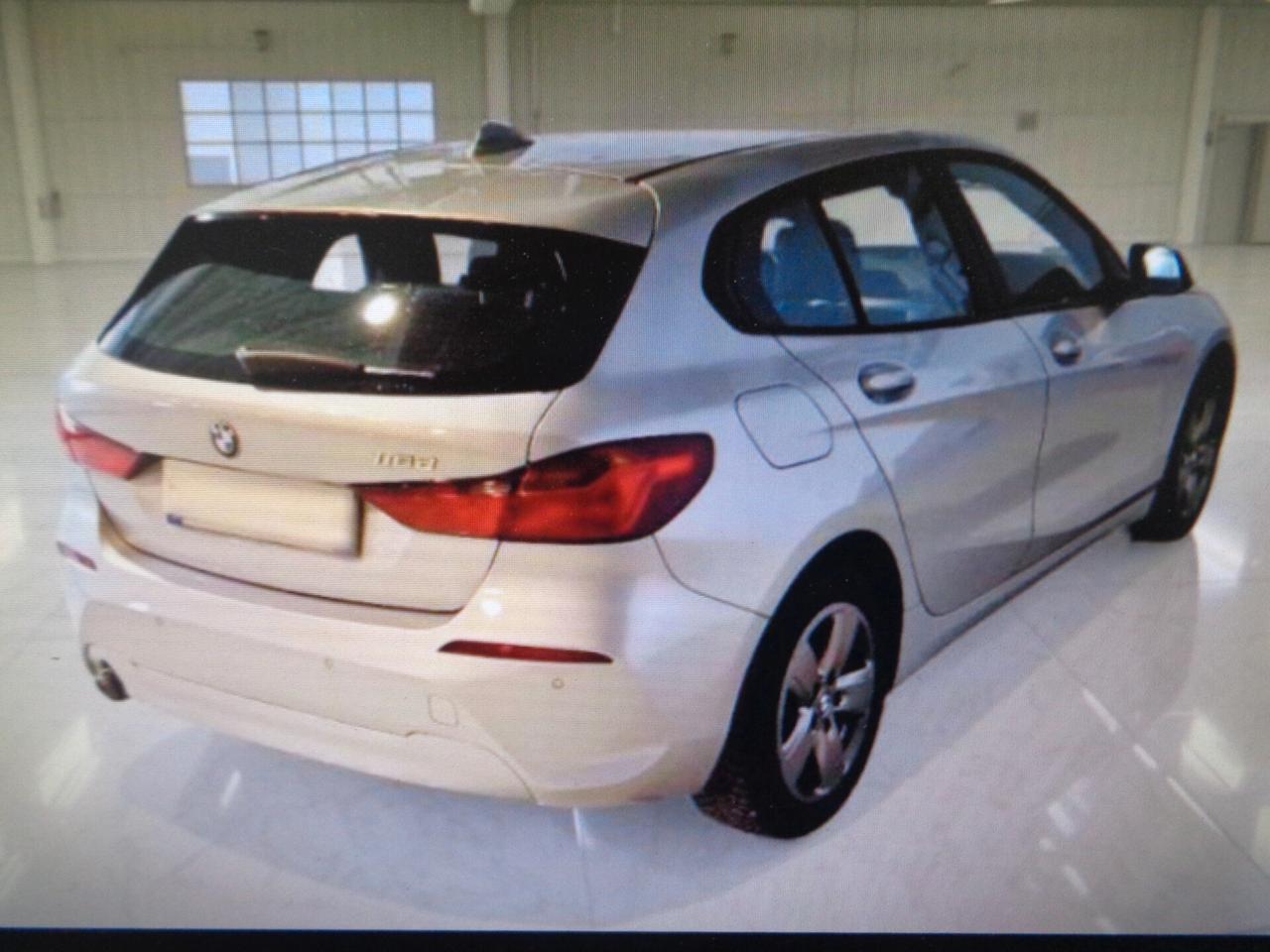 Bmw 116 116d 5p. Business Advantage