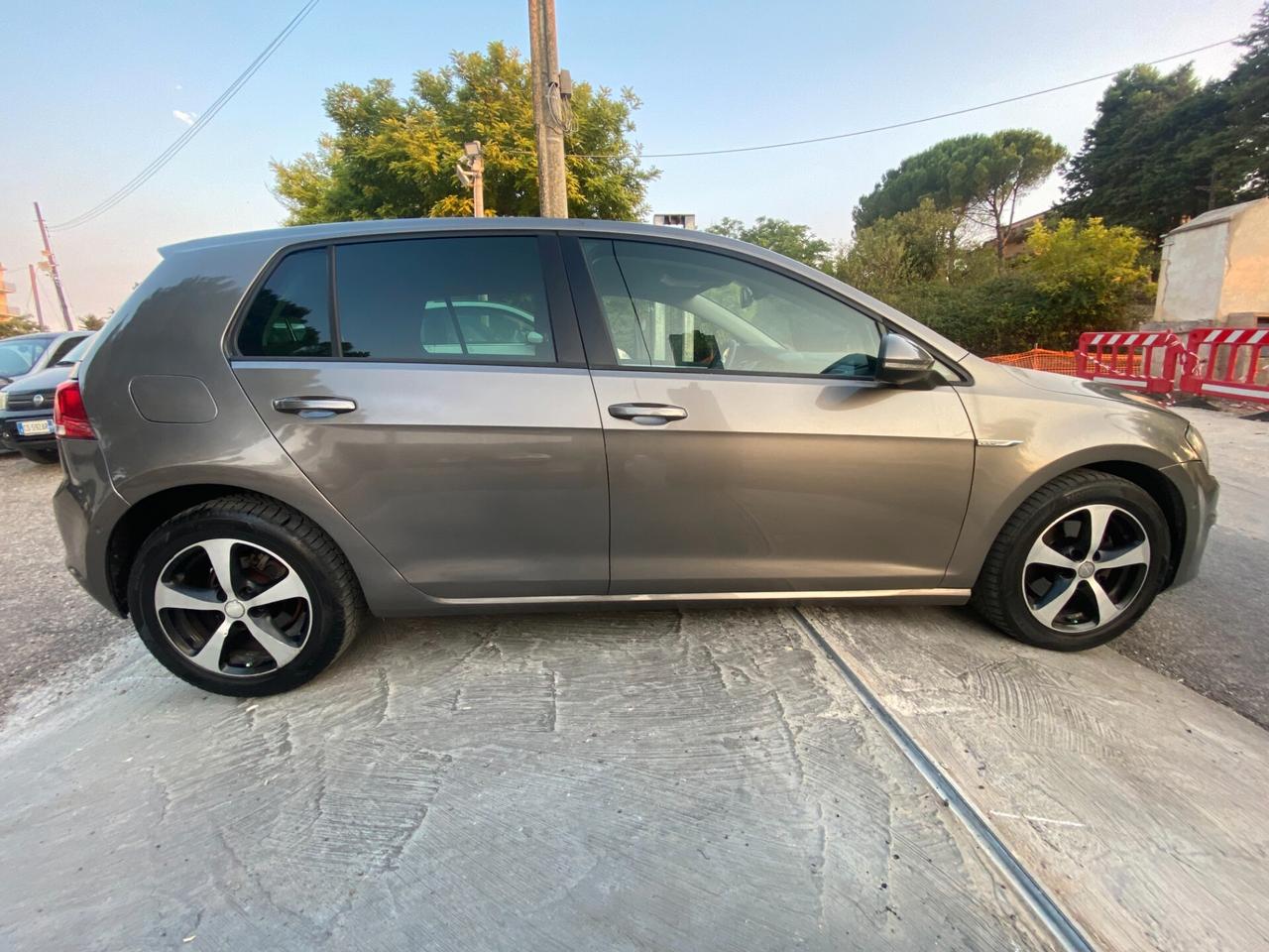 Volkswagen Golf 1.6 TDI Highline (KM Cerificati)