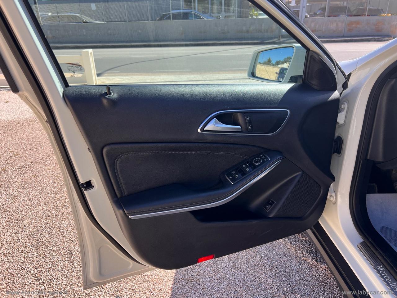 MERCEDES-BENZ GLA 180 Sport