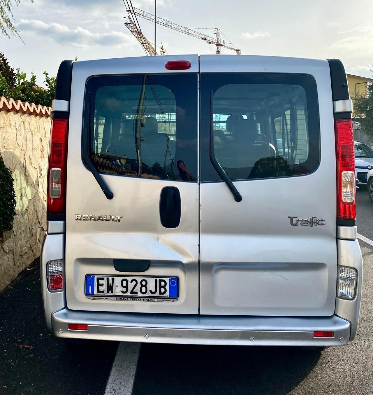 Renault Trafic 2.2 Cv 114 pulmino 6 posti Autocarro