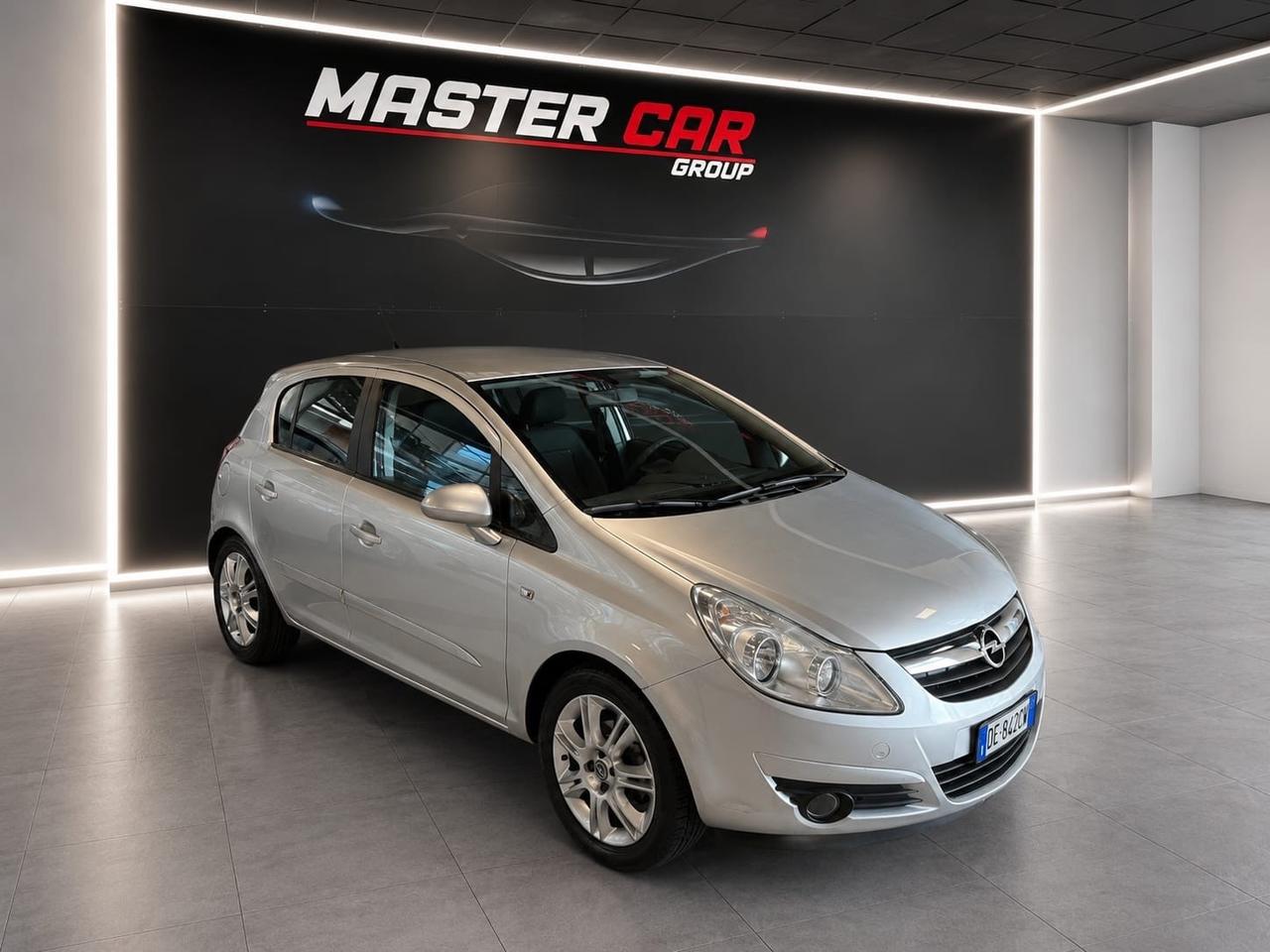 Opel Corsa 1.2 5 porte Cosmo
