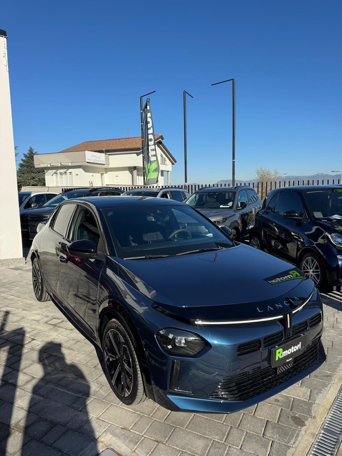 Lancia Ypsilon Hybrid e-DCT LX