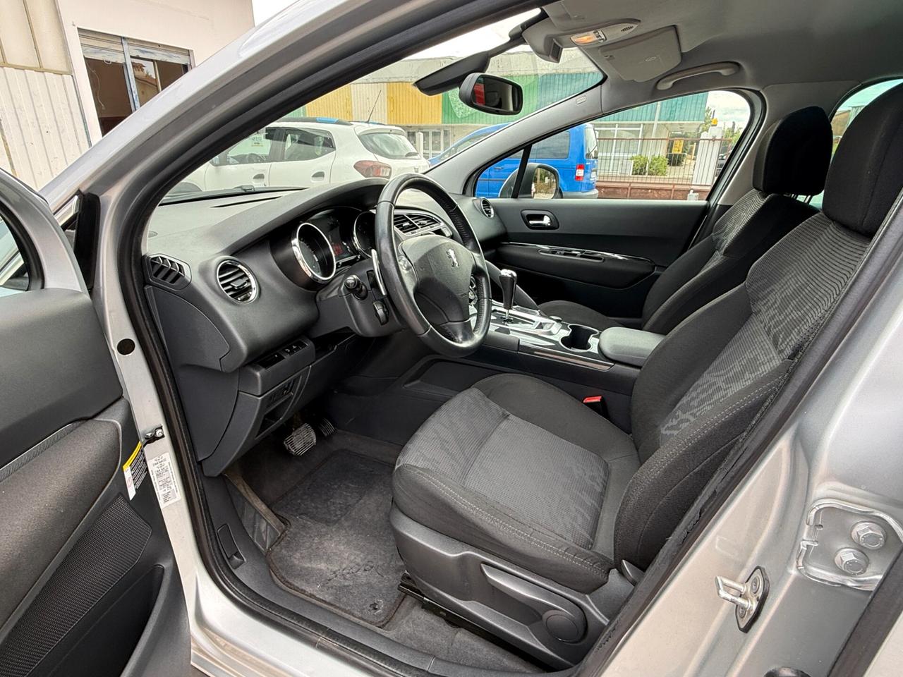 Peugeot 3008 1.6 HDi 110CV cambio robotizzato Tecno