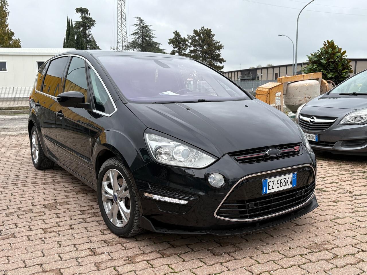 Ford S-Max 2.0 TDCi 140CV Powershift 7 posti Business Nav