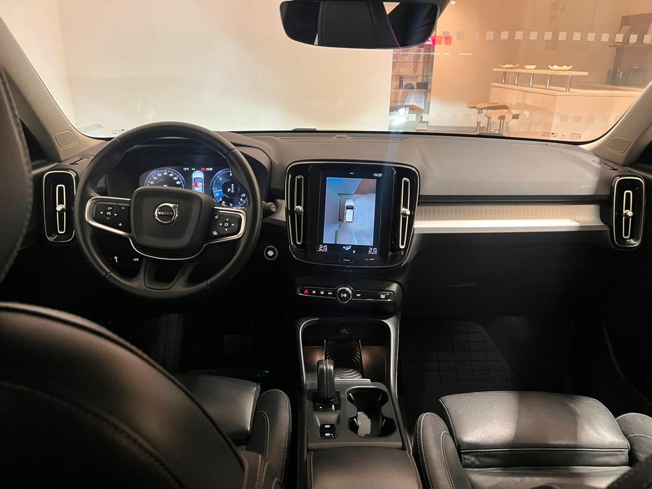 Volvo XC40 D4 AWD Geartronic Momentum