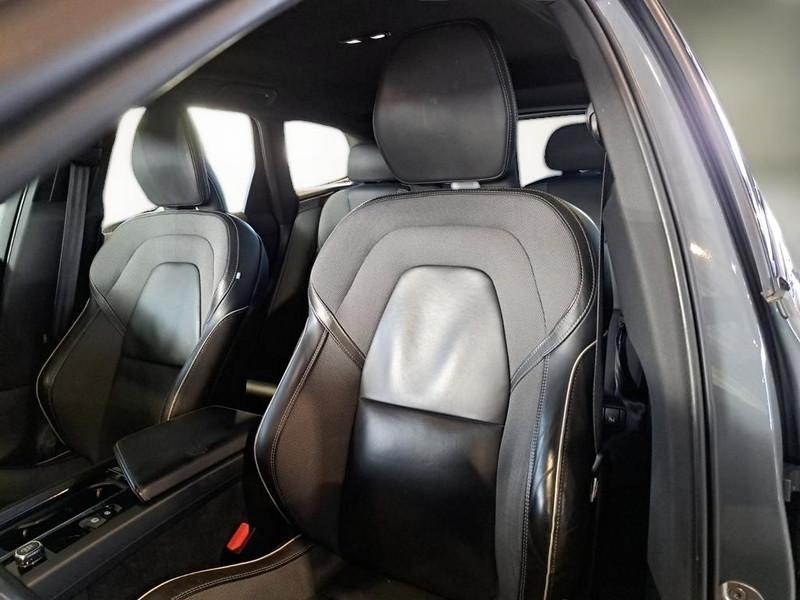 VOLVO XC60 B4 D automatico R-Design