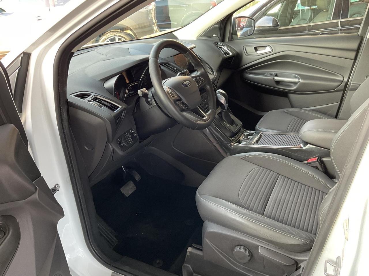 Kuga 1.5 TDCI 120 CV-2WD-titanium-unipro