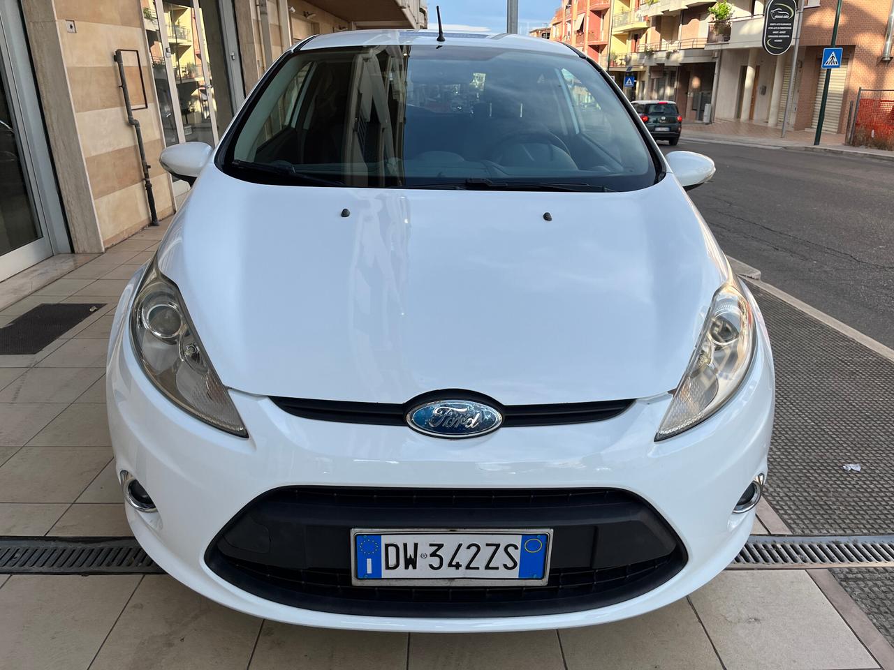 Ford Fiesta 1.4 TDCi 68CV 3 porte Titanium