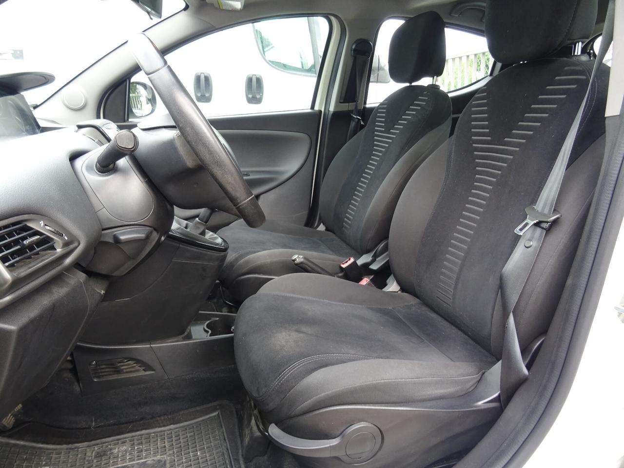 Lancia Ypsilon 1.2 69 CV 5p S&S TETTO APRIBILE