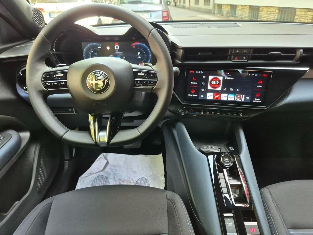 Alfa Romeo Junior 1.2 145 CV Hybrid eDCT6