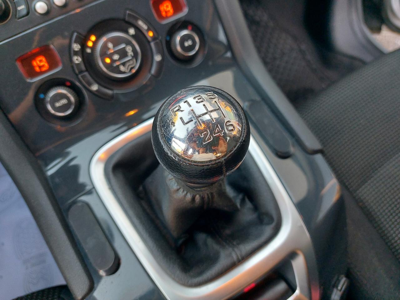 Peugeot 5008 1.6 HDi 112CV Tecno