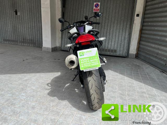 BMW F 800 R .