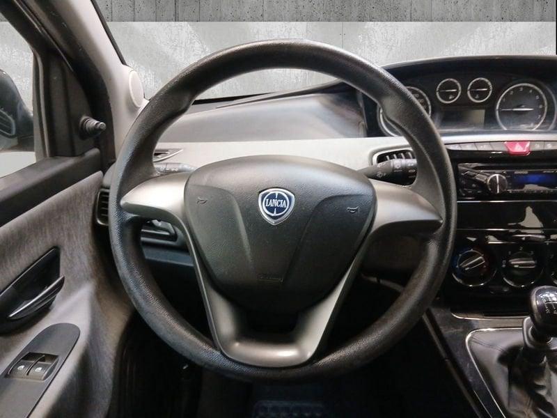 Lancia Ypsilon 1.2 8v Silver 69cv