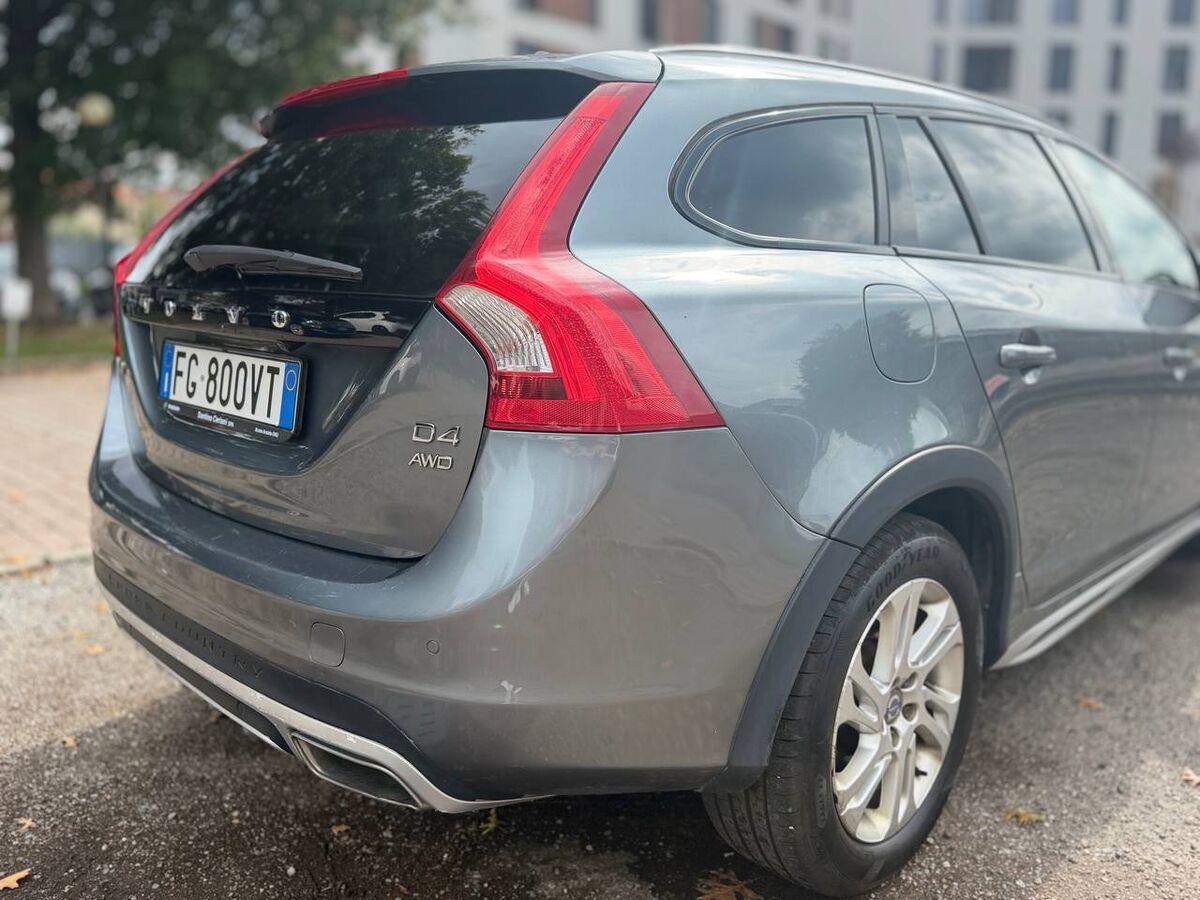 Volvo V60 Cross Country V60 c.country 2.4 D4 Business Plus awd geartronic