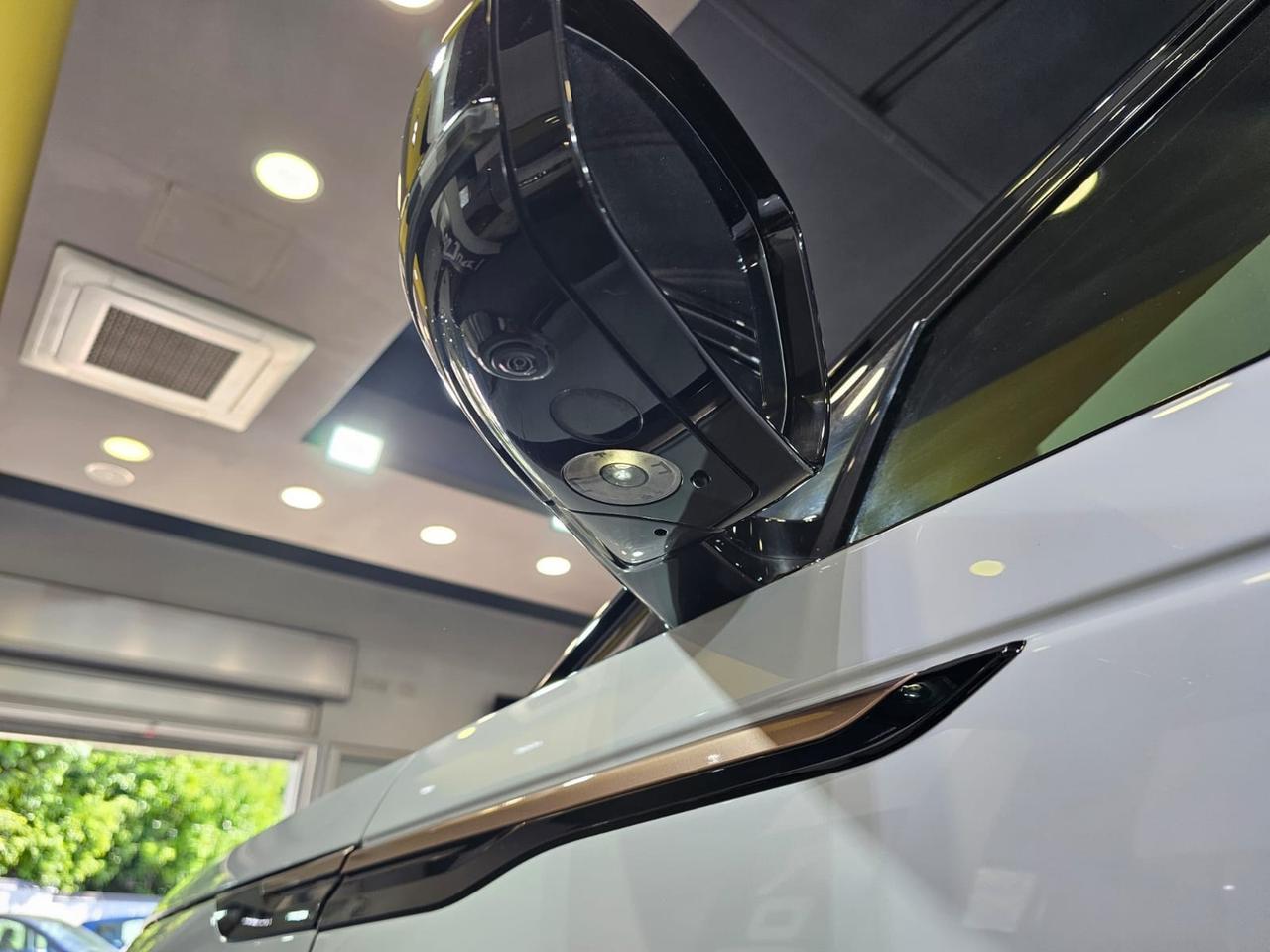 Range Rover Velar 2.0D 180 CV R-Dynamic