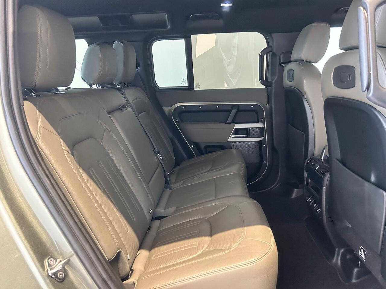 Land Rover Defender 110 3.0D I6 200 CV AWD Auto SE AUTOCARRO N1