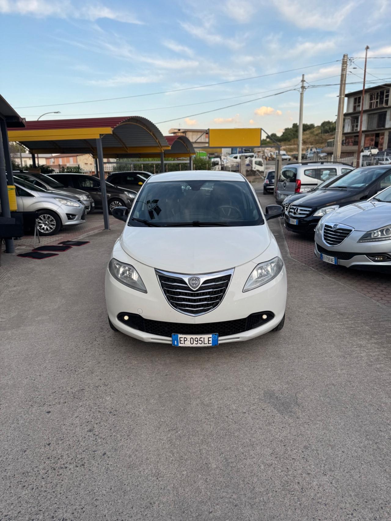 Lancia Ypsilon 1.3 MJT 16V 95 CV 5 porte S&S Silver