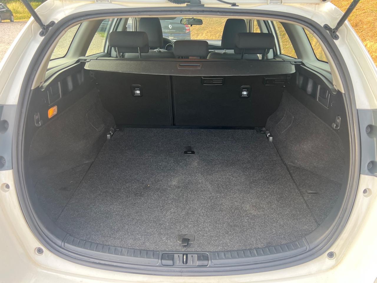 Toyota Auris Touring 1.4 D-4D Active Permute Rate Garanzia