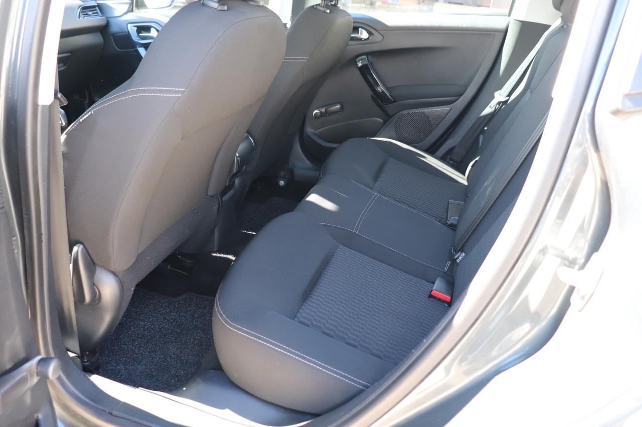 Peugeot 208 Active
