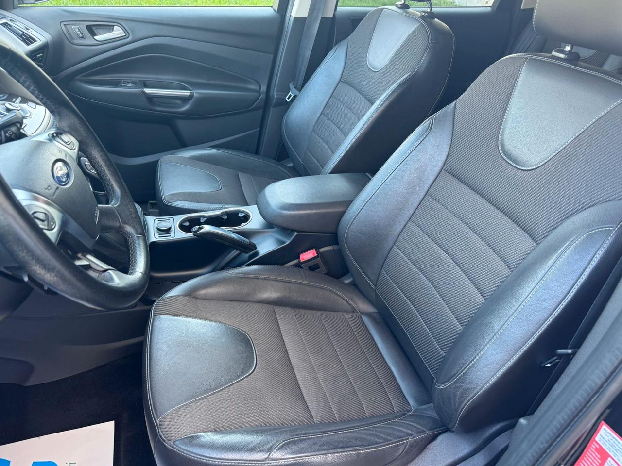 Ford Kuga 2.0 TDCI 150 CV S&S 4WD Powershift Titanium