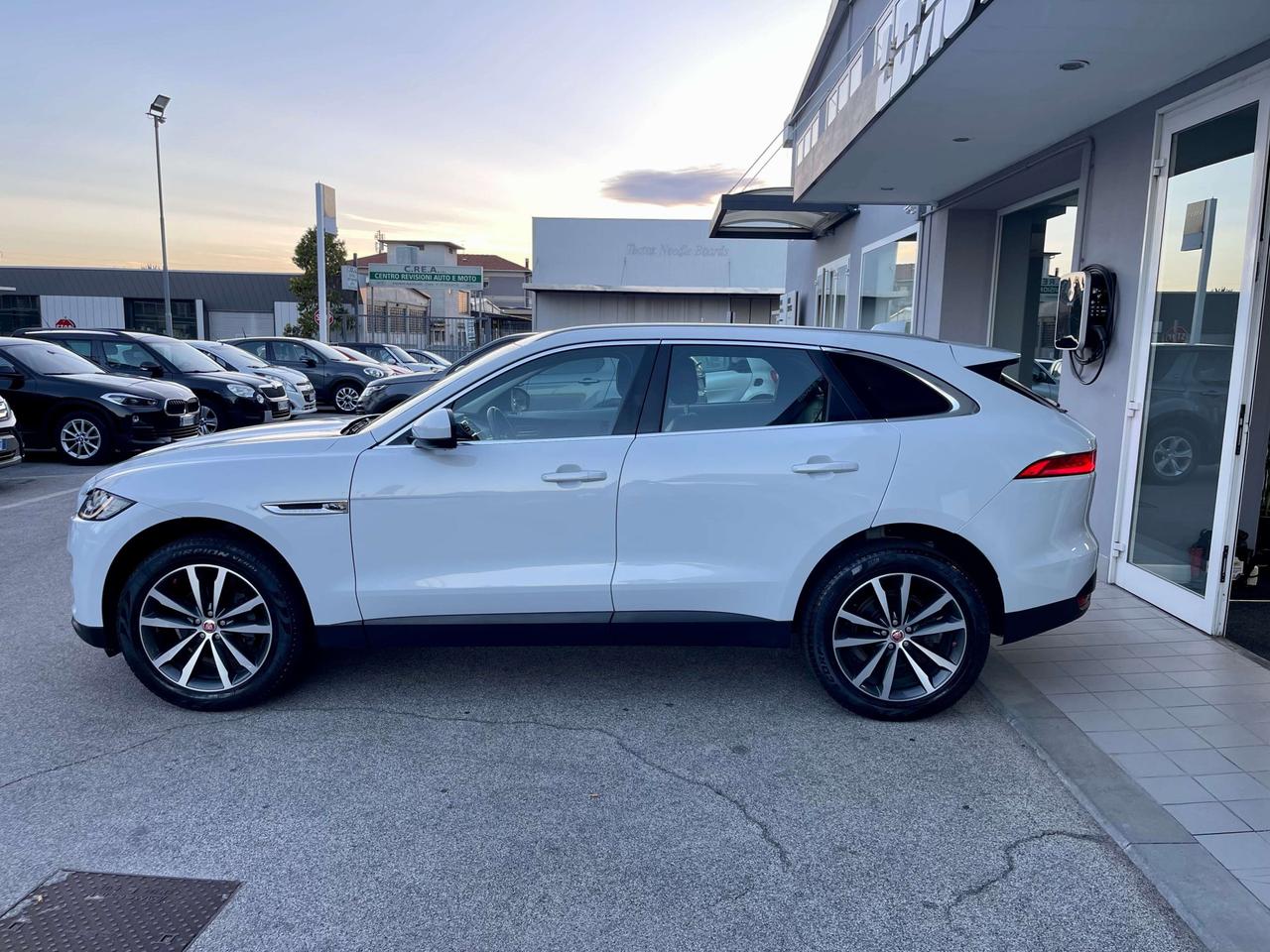 Jaguar F-Pace F-Pace 2.0d Portfolio awd 180cv auto CATENA NUOVA