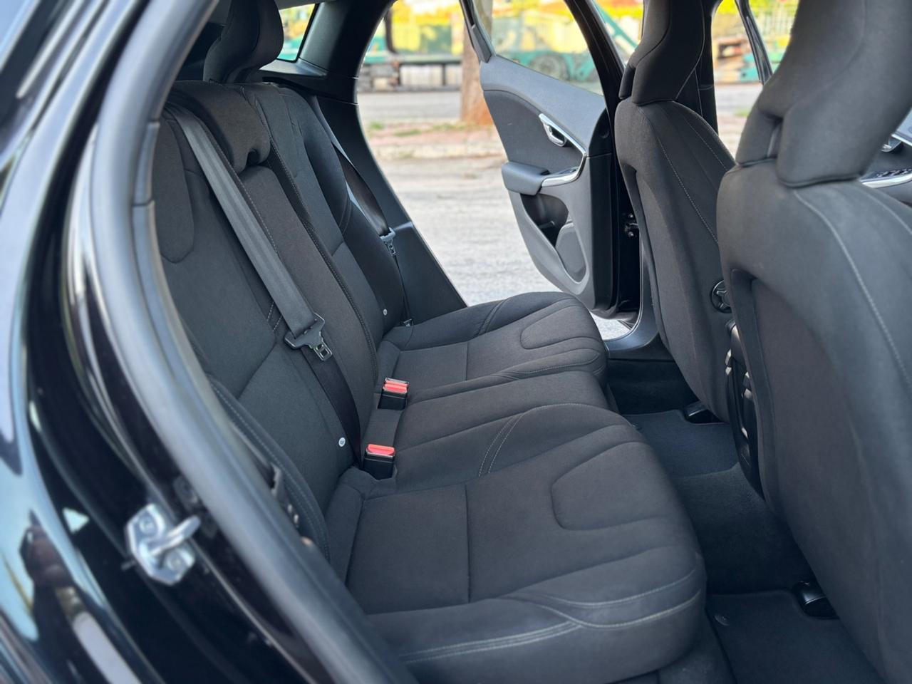 Volvo V40 D2 Geartronic Business Plus