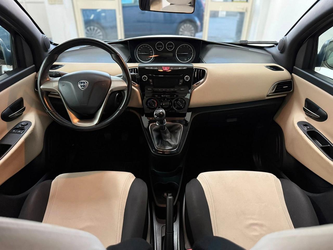 Lancia Ypsilon 1.2 69 CV 5 porte S&S Platinum