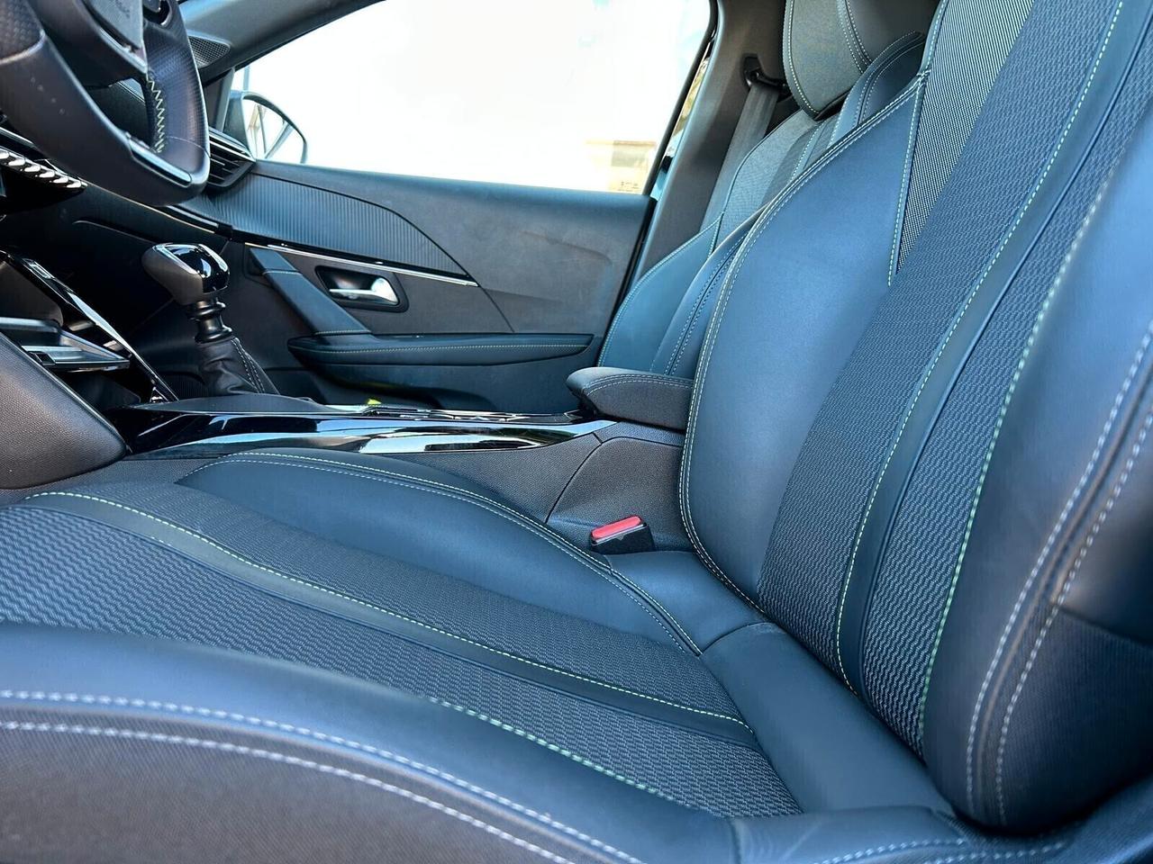 Peugeot 208 GT PureTech 100 5 p. 6mt SPOTICAR