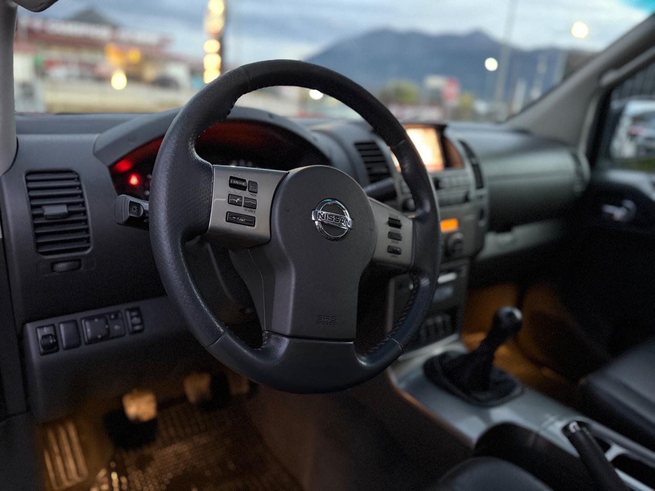 Nissan Navara 2.5 dCi 4 porte Double Cab LE