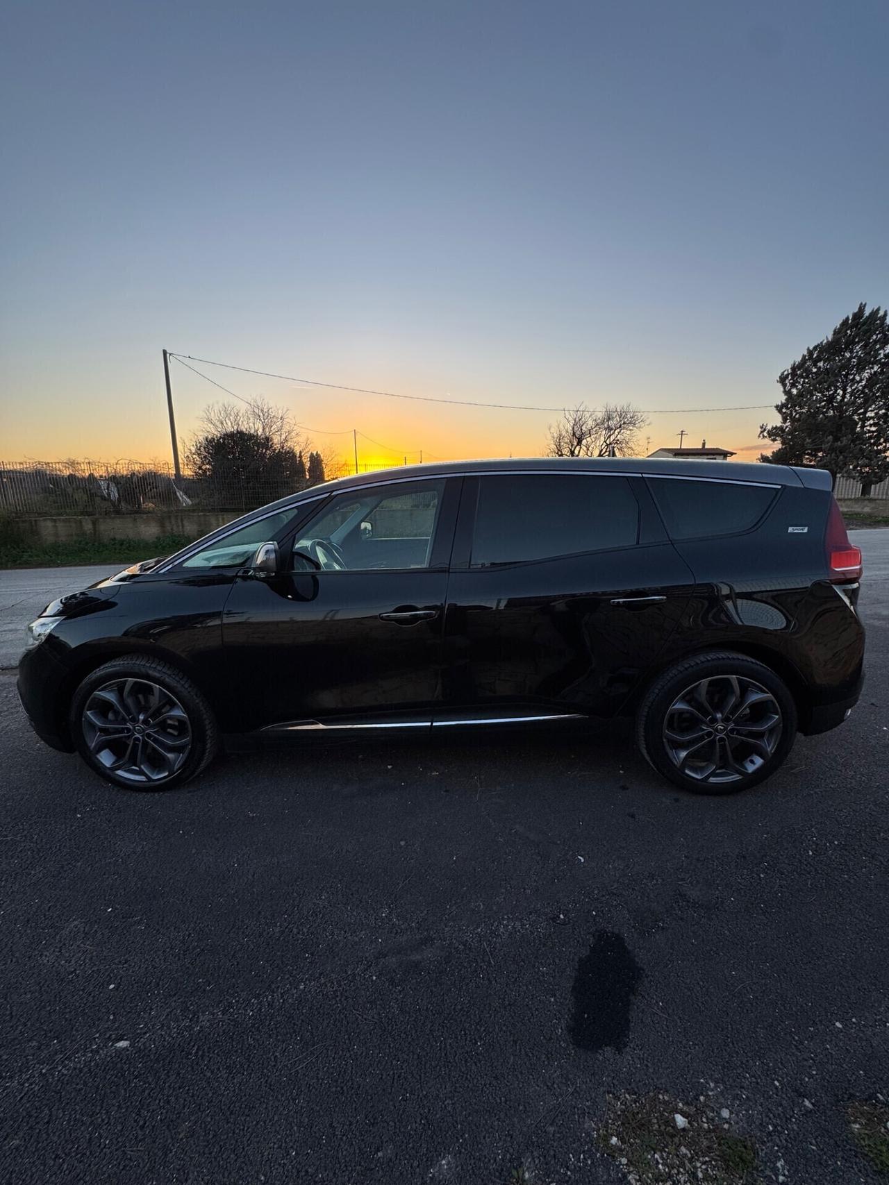 Renault Grand Scenic Blue dCi 120 CV Initiale Paris