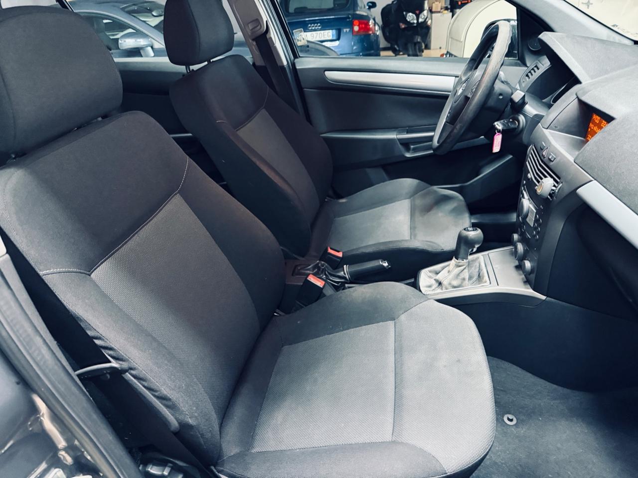 Opel Astra 1.7 CDTI 101CV 5 porte Cosmo*NEOPATENTATI*
