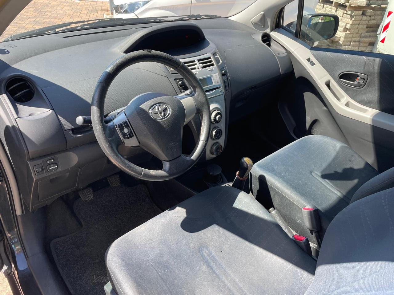Toyota Yaris 1.0 3 porte Sol