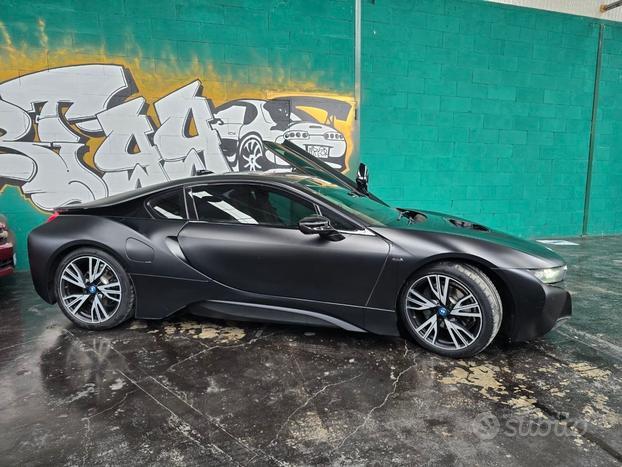 BMW i8 Protonic Frozen Black Edition