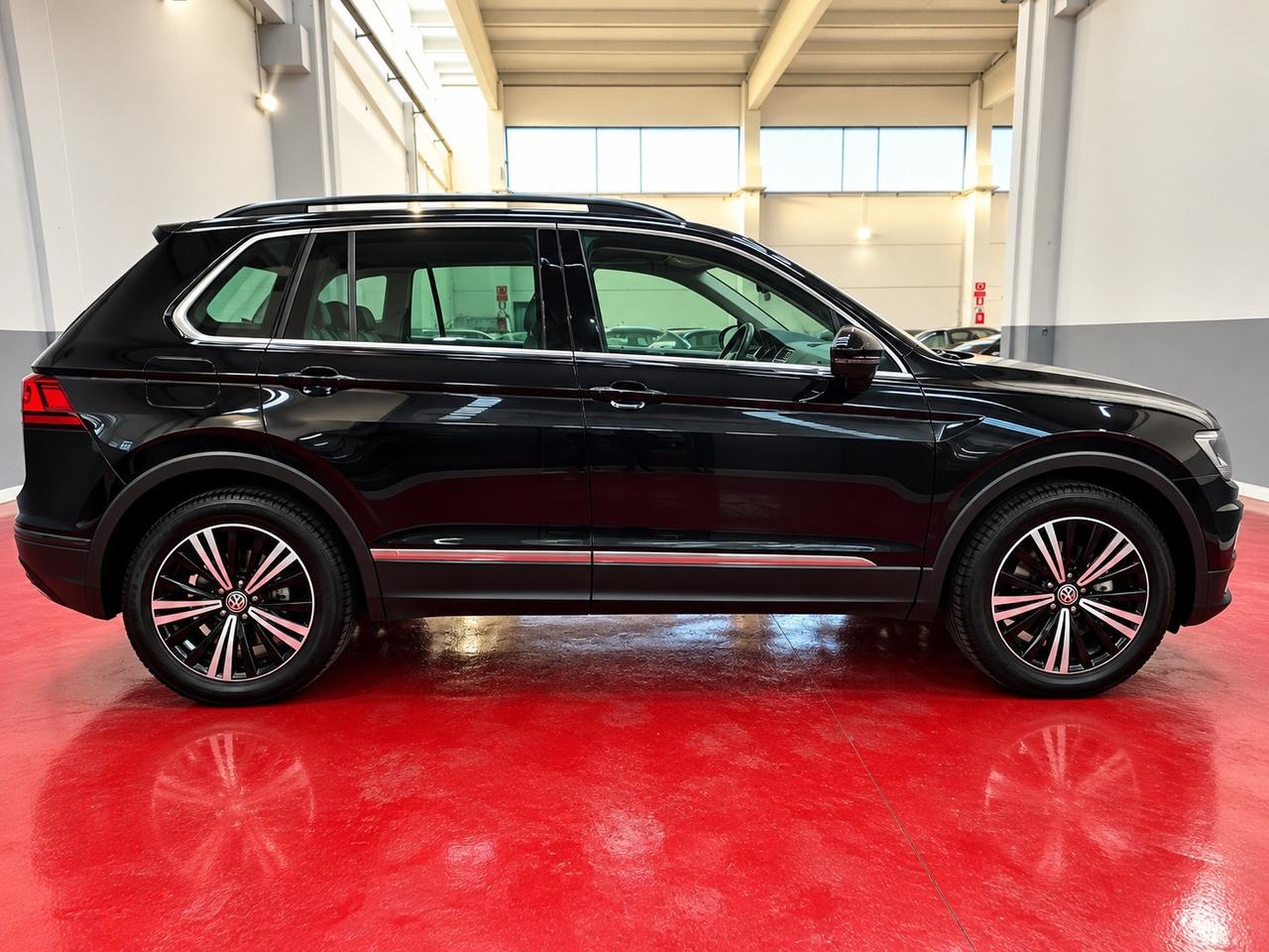 Volkswagen Tiguan 2.0 TDI SCR DSG Business BlueMotion Technology