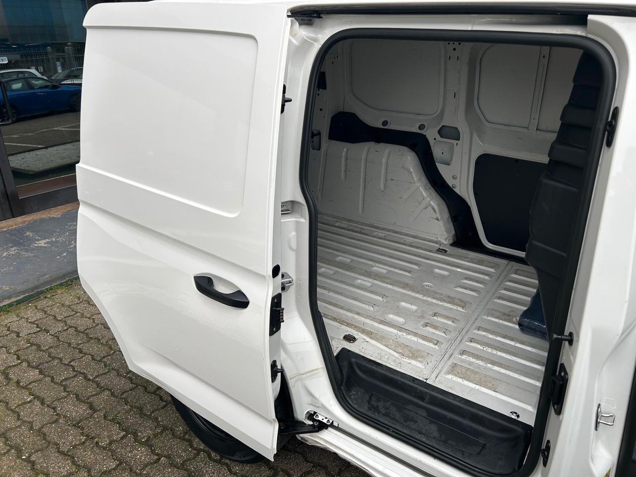 Volkswagen Caddy Cargo 2.0 TDI 102cv DANNEGGIATO