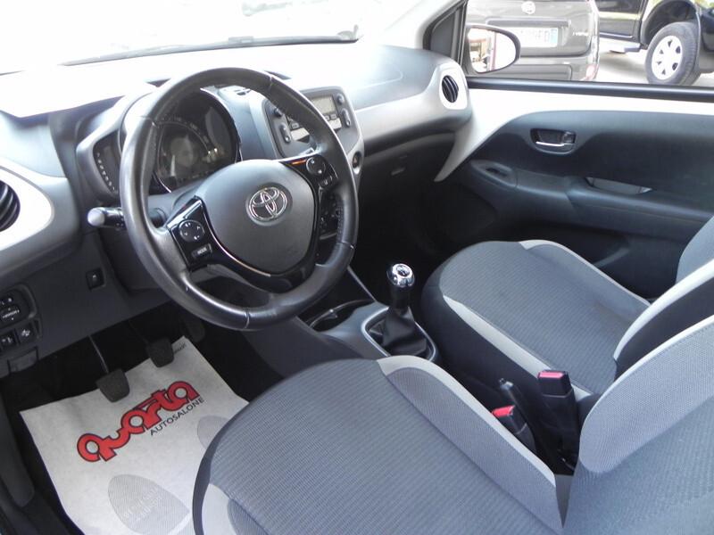 Toyota Aygo Connect 1.0 VVT-i 72 CV 5 porte x-cool