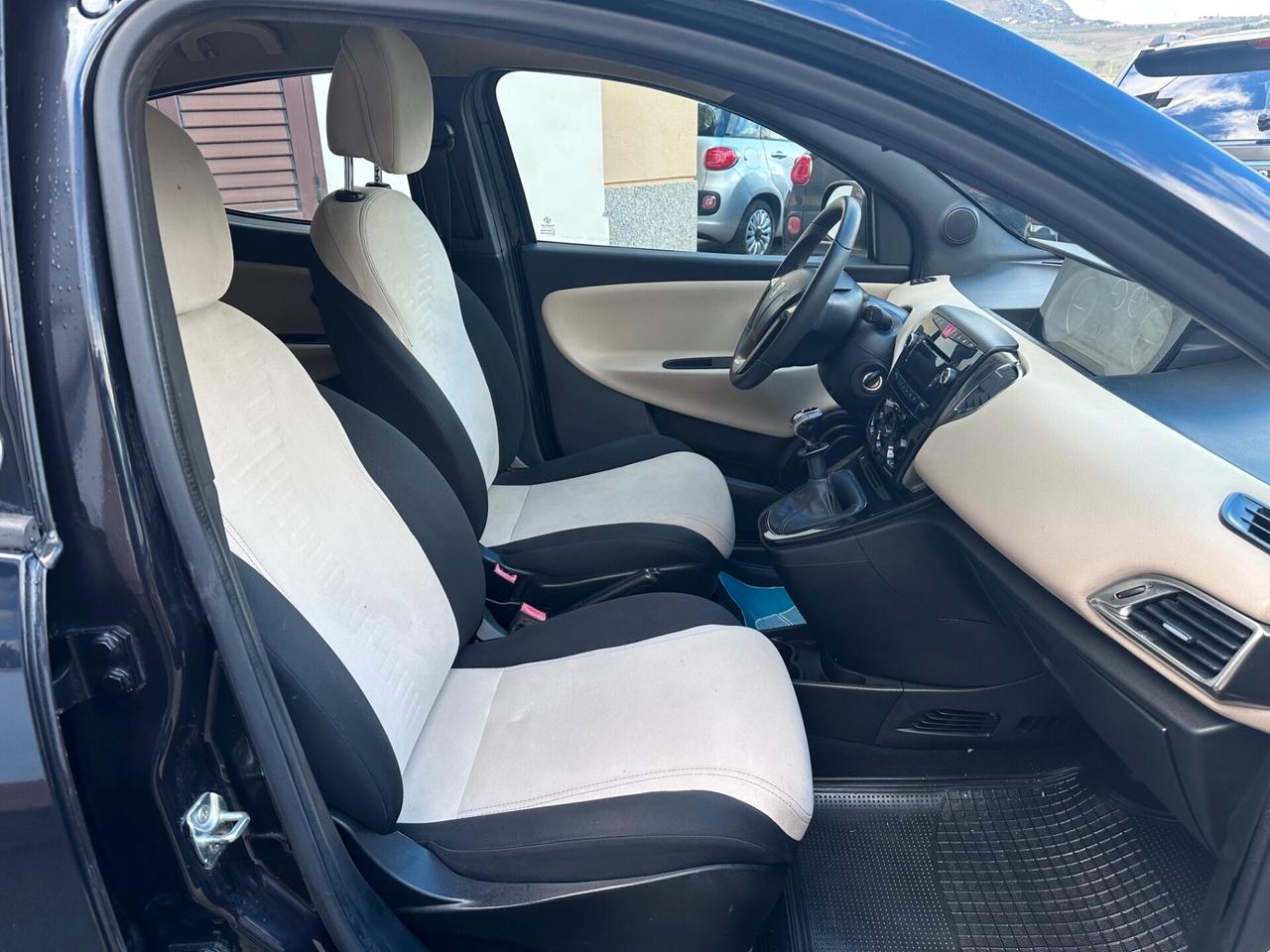 Lancia Ypsilon 1.2 69 CV 5 porte GPL Ecochic Gold