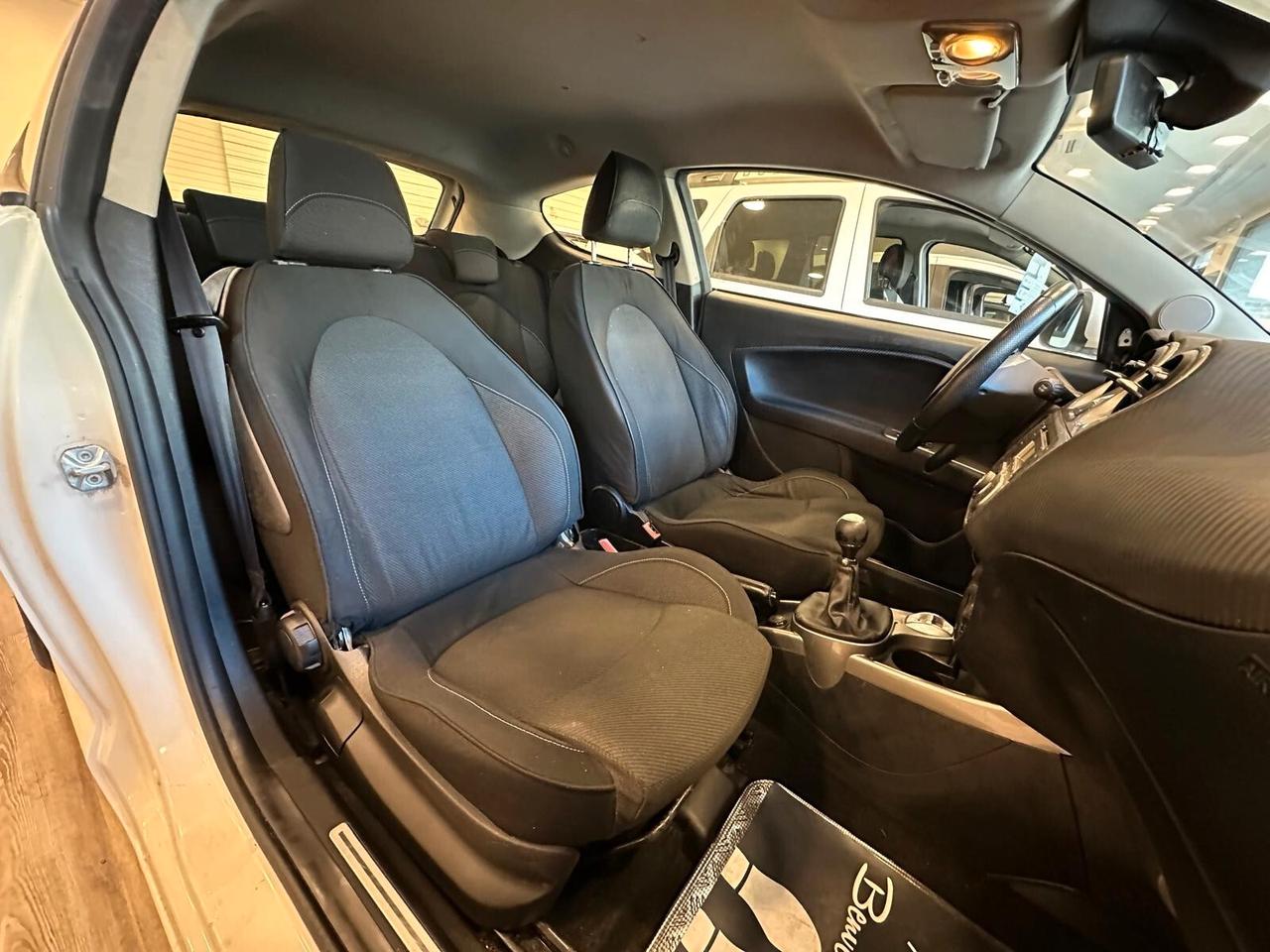 Alfa Romeo MiTo 1.3 JTDm-2 95 CV S&S Distinctive Sport Pack