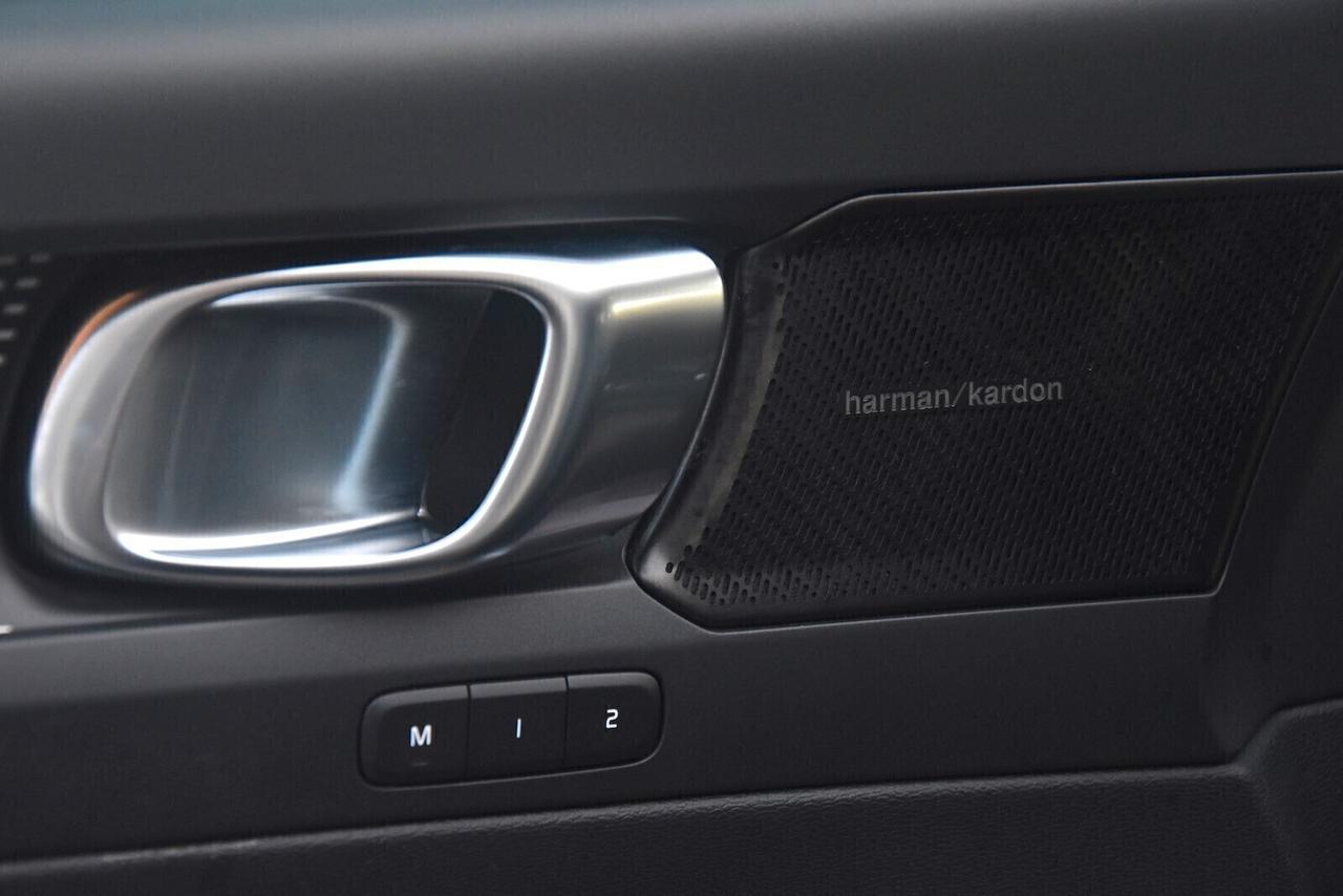 Volvo XC40 T5 Recharge Plug-in R-Design