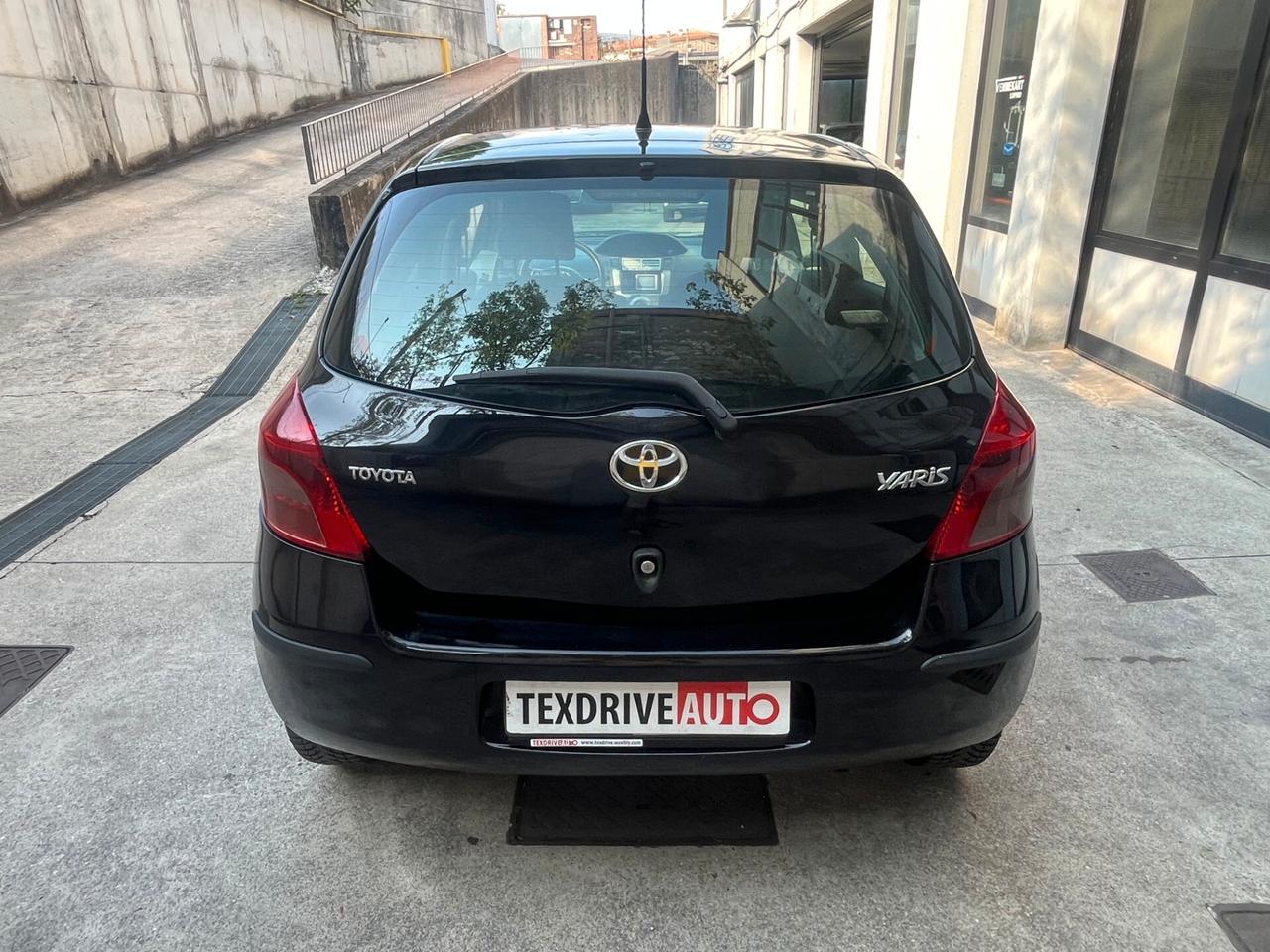 Toyota Yaris 1.3 5 porte Navi