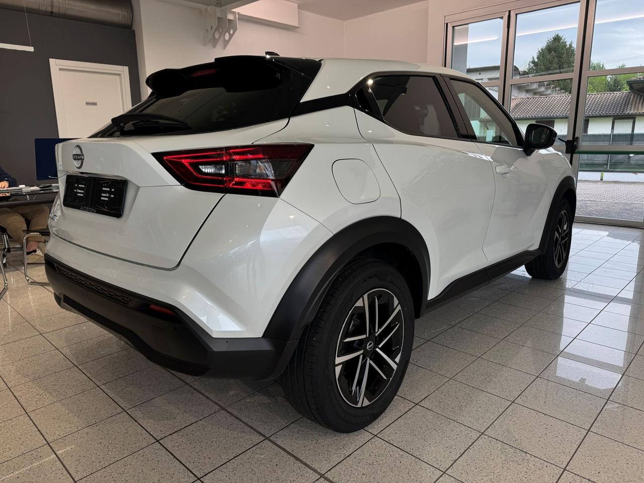 NISSAN Juke II 2024 1.0 dig-t N-Connecta 114cv dct - COME NUOVA!