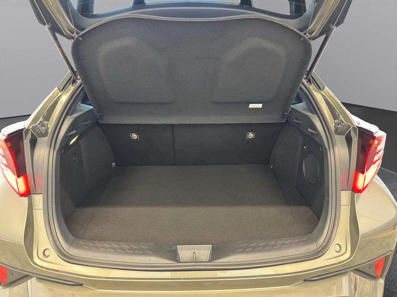 Toyota C-HR 2.0h Lounge e-cvt