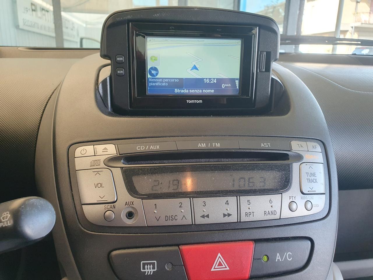 Toyota Aygo 5 porte 1.0 BENZ - 2012 - KM. 134.000