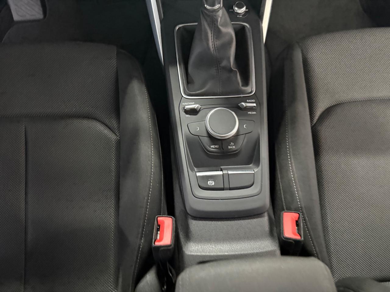 Audi Q2 30 TDI Business Design