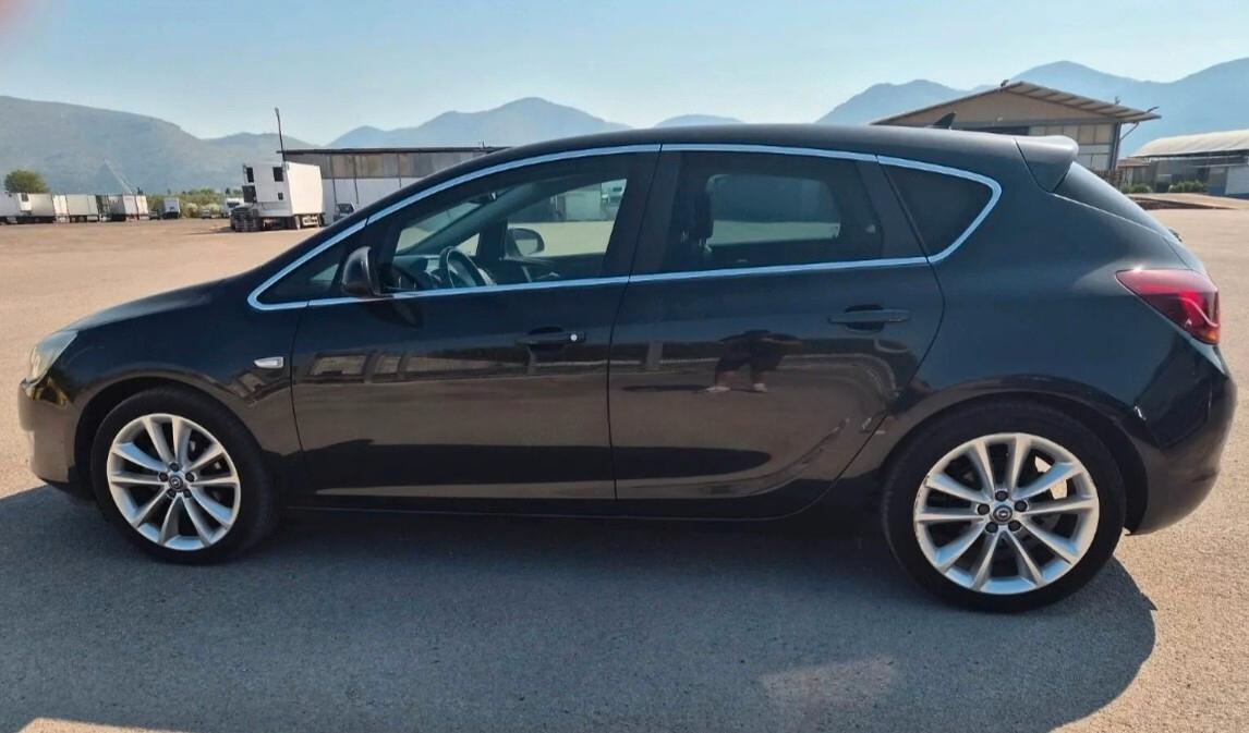 Opel Astra 1.4 Turbo 140CV 5 porte Cosmo